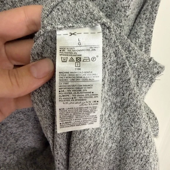 Old Navy Gray Sleeveless Women's Top in size L - Picture 3 of 7